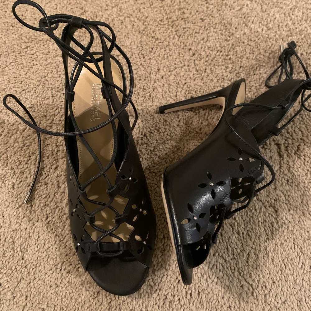 Shoes - Picture 3 of 7